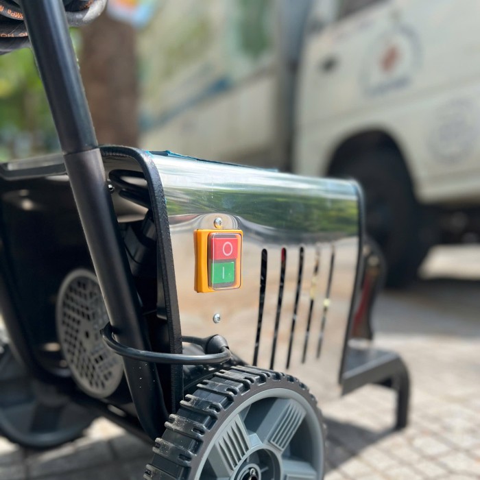 Máy Rửa Xe Cao Áp KAW K333Z Công Suất 4000W – Sức Mạnh Vượt Trội, Đánh Bay Vết Bẩn Cứng Đầu